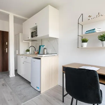Comfortable 3city In By Renters Apartment *