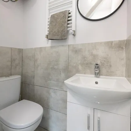 Comfortable 3city In By Renters Apartment